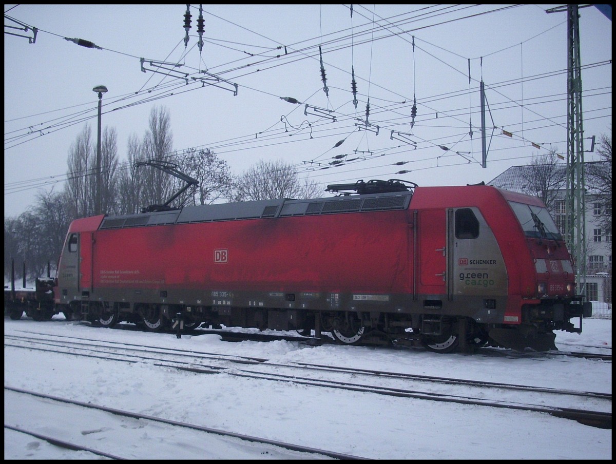 E-Lok der BR 185 in Bergen/R�gen am 14.12.2012   