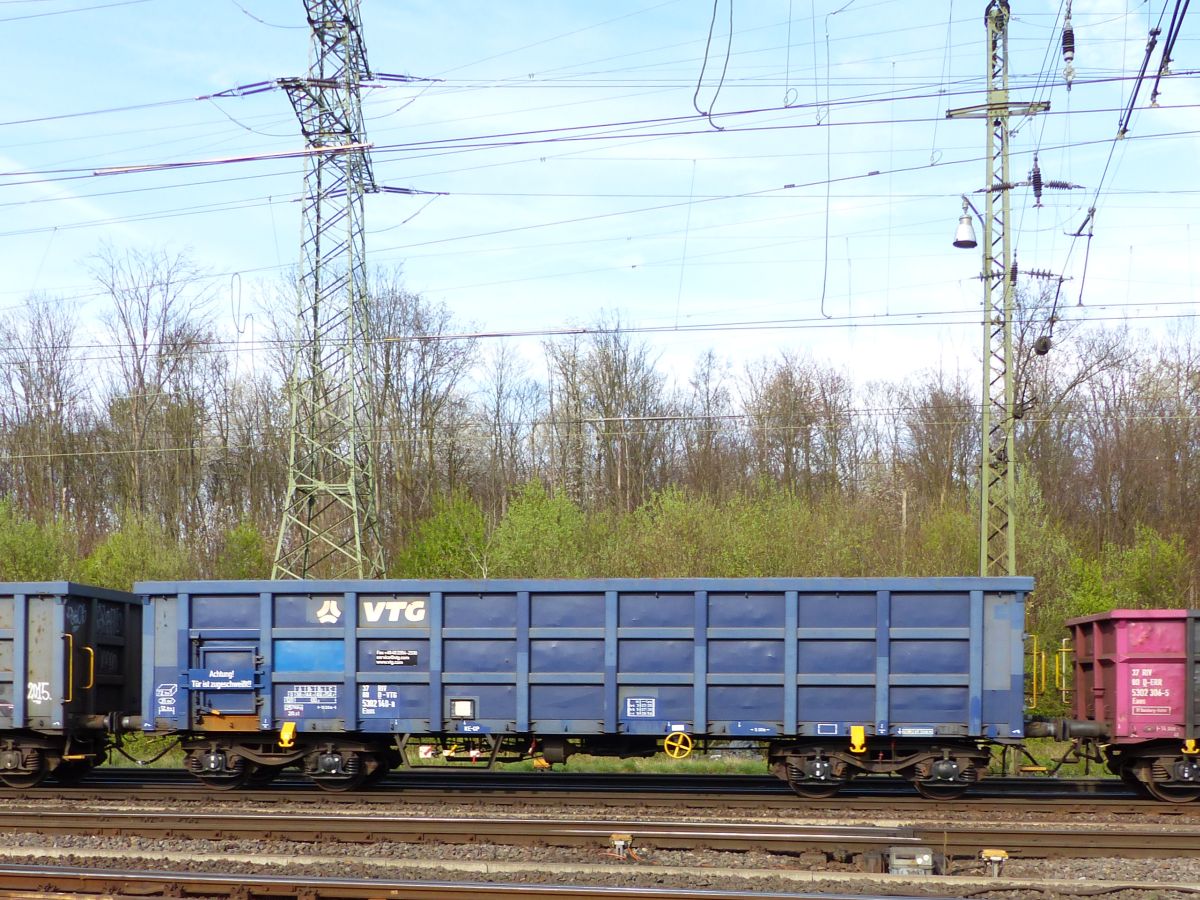 Eaos VTG Offener Drehgestell-Wagen mit Nummer 37 RIV 80 D-VTG 5302 1408-8 Rangierbahnhof Kln Gremberg 31-03-2017.


Eaos vierassige hogebakwagen van VTG met nummer 37 RIV 80 D-VTG 5302 1408-8 rangeerstation Keulen Gremberg 31-03-2017.