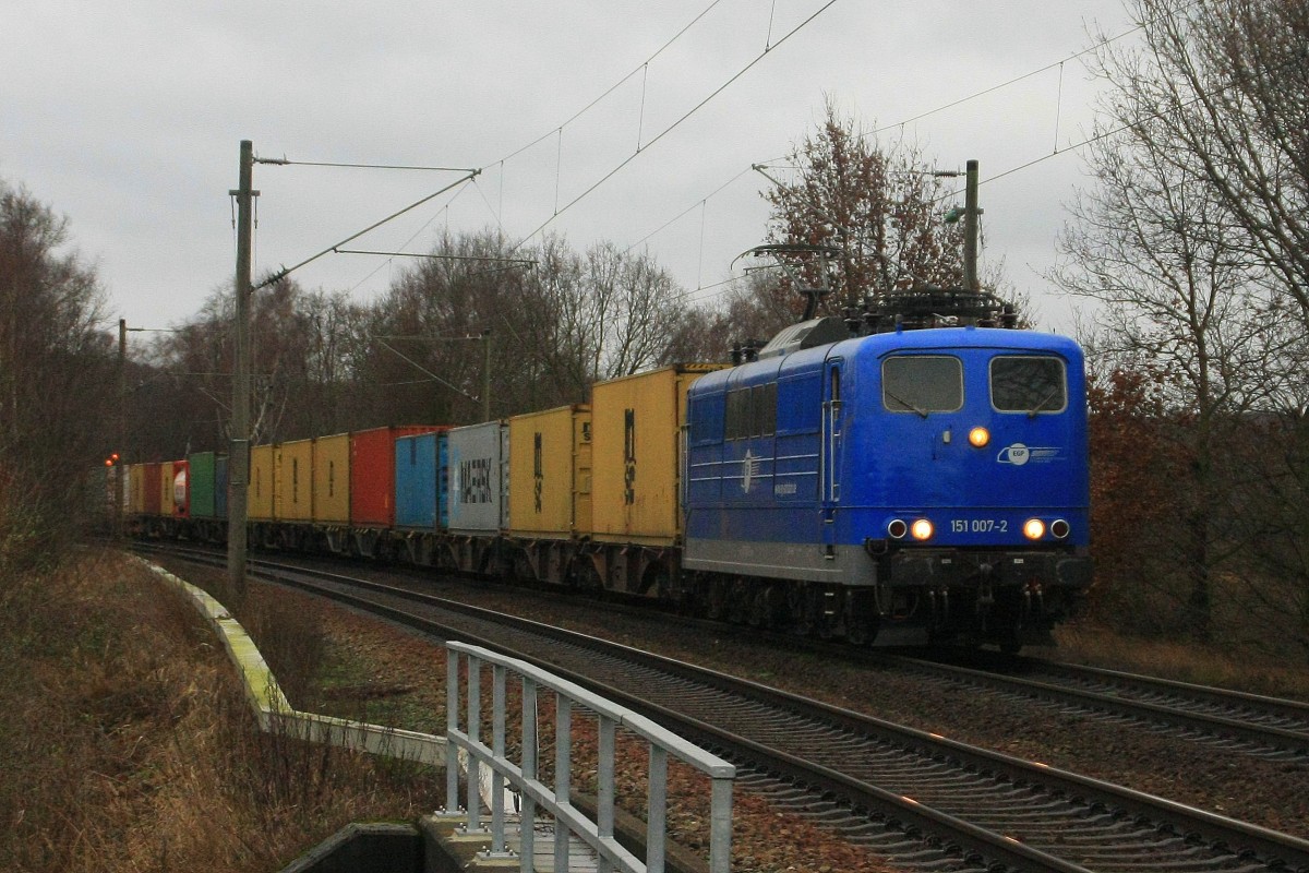 EGP 151 007 mit Containerzug am 10.01.2015 iun Hamburg-Moorburg auf dem Weg nach Hamburg-Waltershof