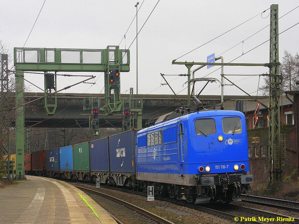EGP 151 118 mit Containerzug am 23.02.2015 in Hamburg-Harburg