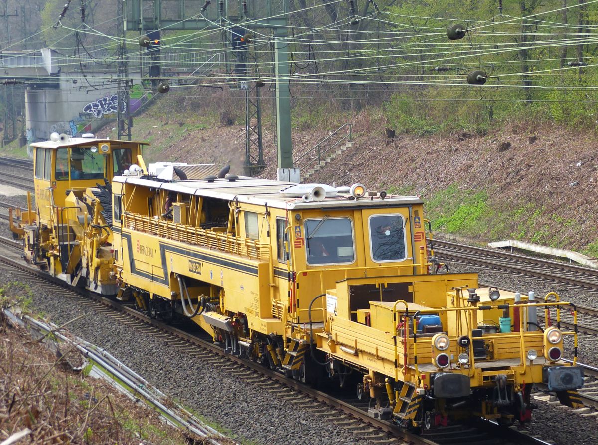 Eiffage Infra-Rail Bahndienstfahrzeug mit Nummer 99 80 9425 040-9 D-ERD Abzweig Lotharstrasse, Forsthausweg, Duisburg 12-04-2018.


Eiffage Infra-Rail onderhoudsmachine met nummer 99 80 9425 040-9 D-ERD Abzweig Lotharstrasse, Forsthausweg, Duisburg 12-04-2018.