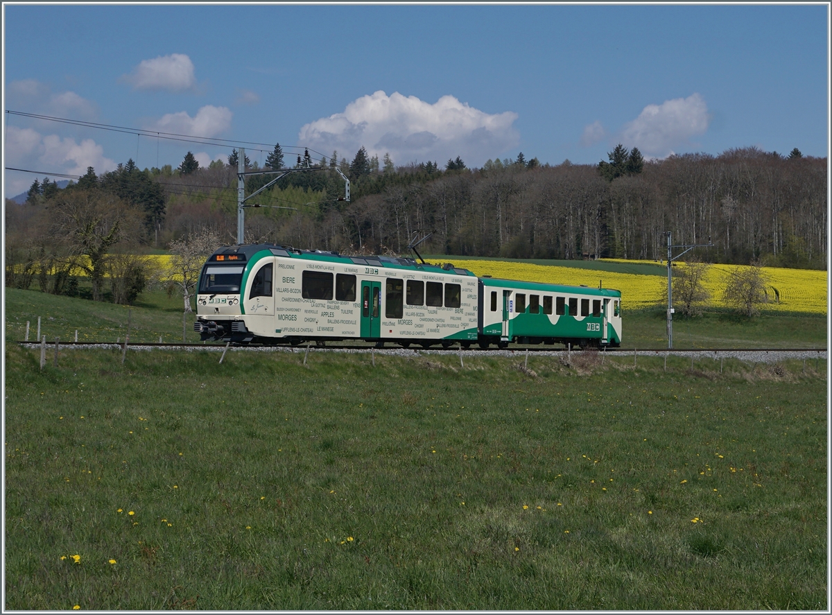 Ein BAM MBC Regionalzug auf der Stichstrecke Apples - l'Isle. 

20. April 2021