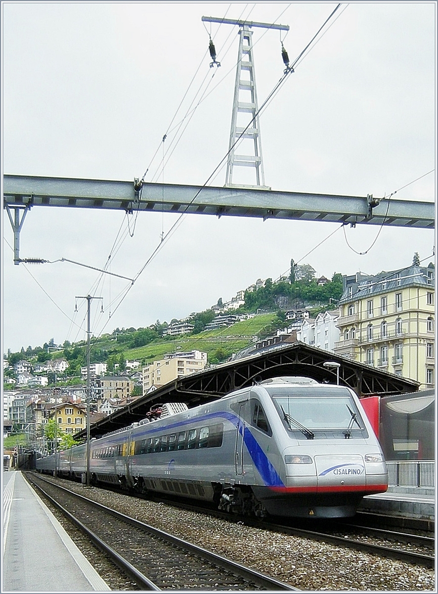 Ein CIS ETR 470 auf dem Weg nach Milano beim Halt in Montreux.
8. Juni 2008