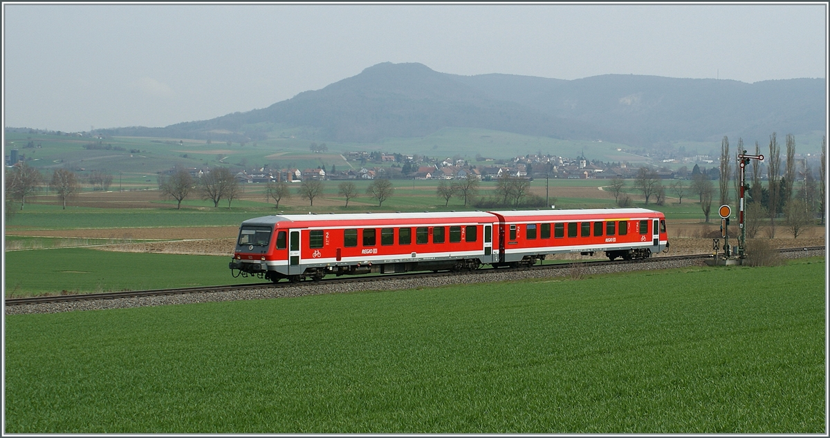 Ein DB VT 628 im Klettgau (CH) bei Wichlingen-Hallau. 

8. April 2010
