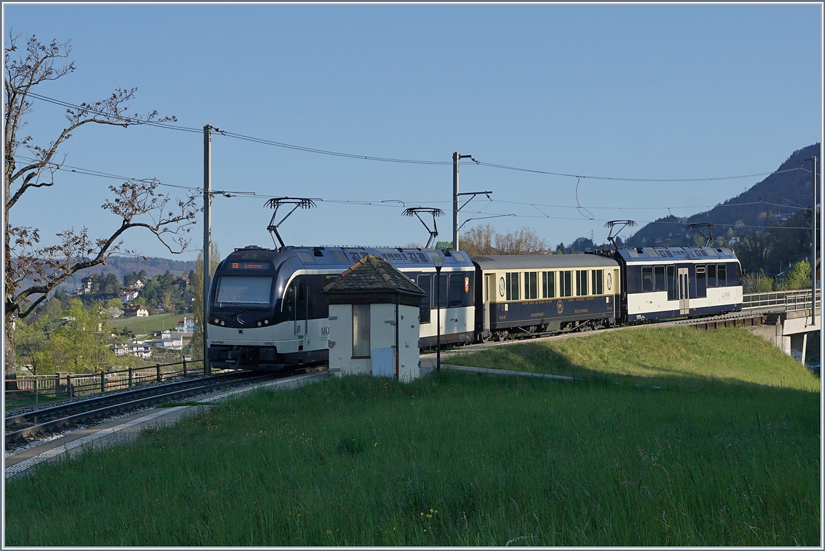 Ein durch Corana arg gekürzter MOB Belle Epoque bei Châtelard VD auf der Fahrt nach Zweisimmen. 

11. April 2020