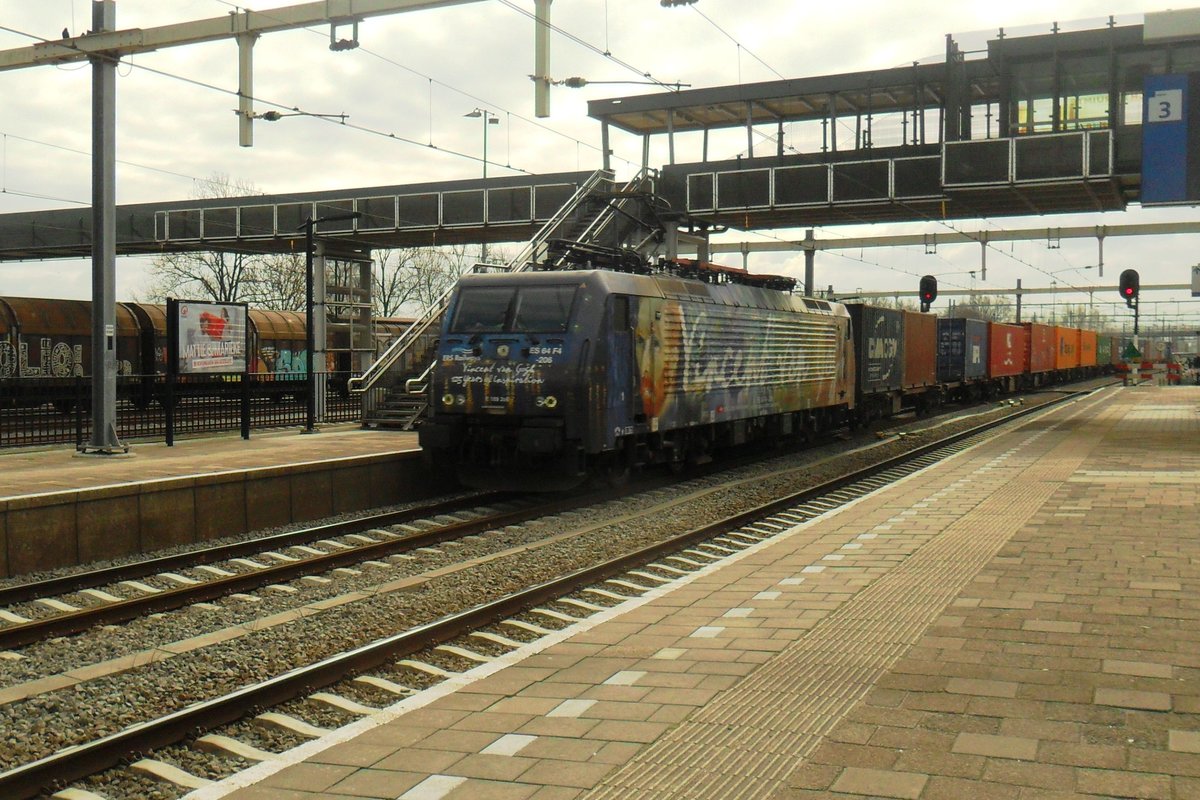 Ein fahrender Mahlung: 189 206 'Vincent van Gogh' verl�sst Venlo am 24 M�rz 2019.