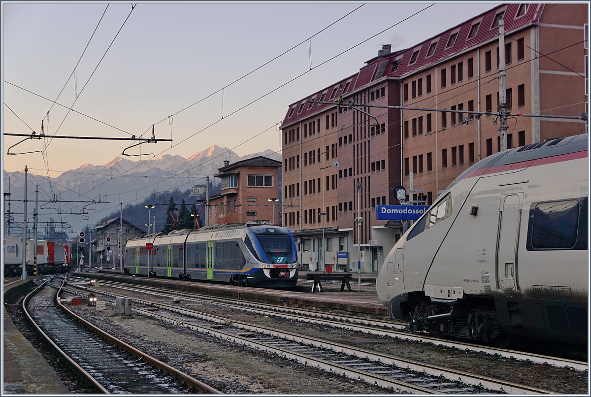 Ein FS Minutto wartet in Domodossola auf die Abfahrt Richtung Novara.
7. Jan. 2017