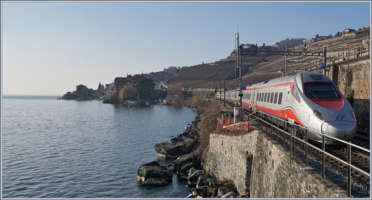 Ein FS Trenitalia ETR 610 als EC 34 auf der Fahrt nach Genève bei St-Saphorin.
25. Jan. 2019