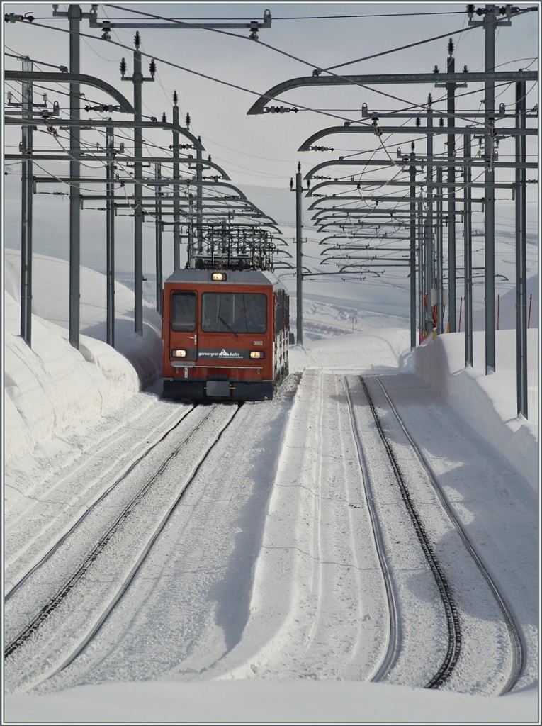 Ein GGB Zug auf Talfahrt kurz vor Riffelberg.
27. Feb. 2014
