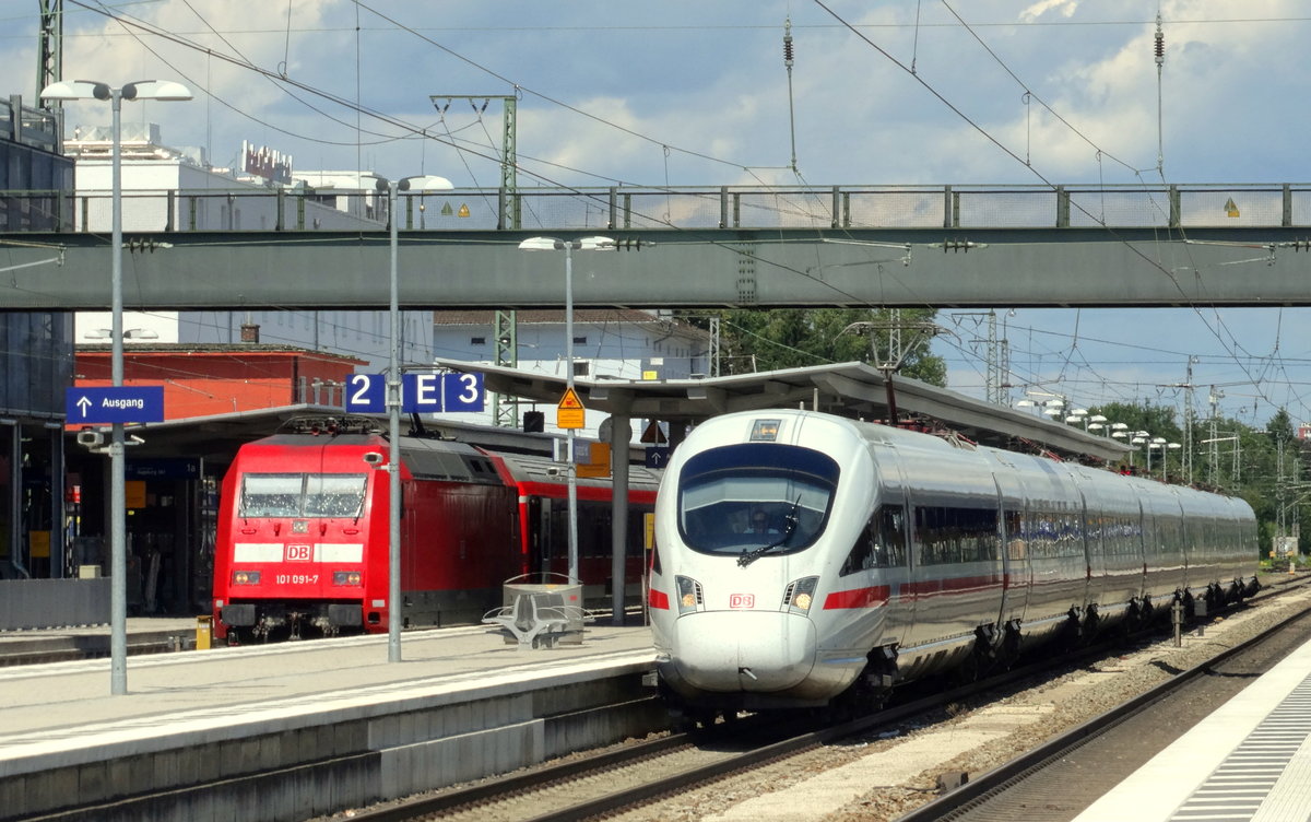Ein ICE-T nach M�nchen Hbf, legt in Ingolstadt einen Zwischenhalt ein.
Aufgenommen im Juli 2016.