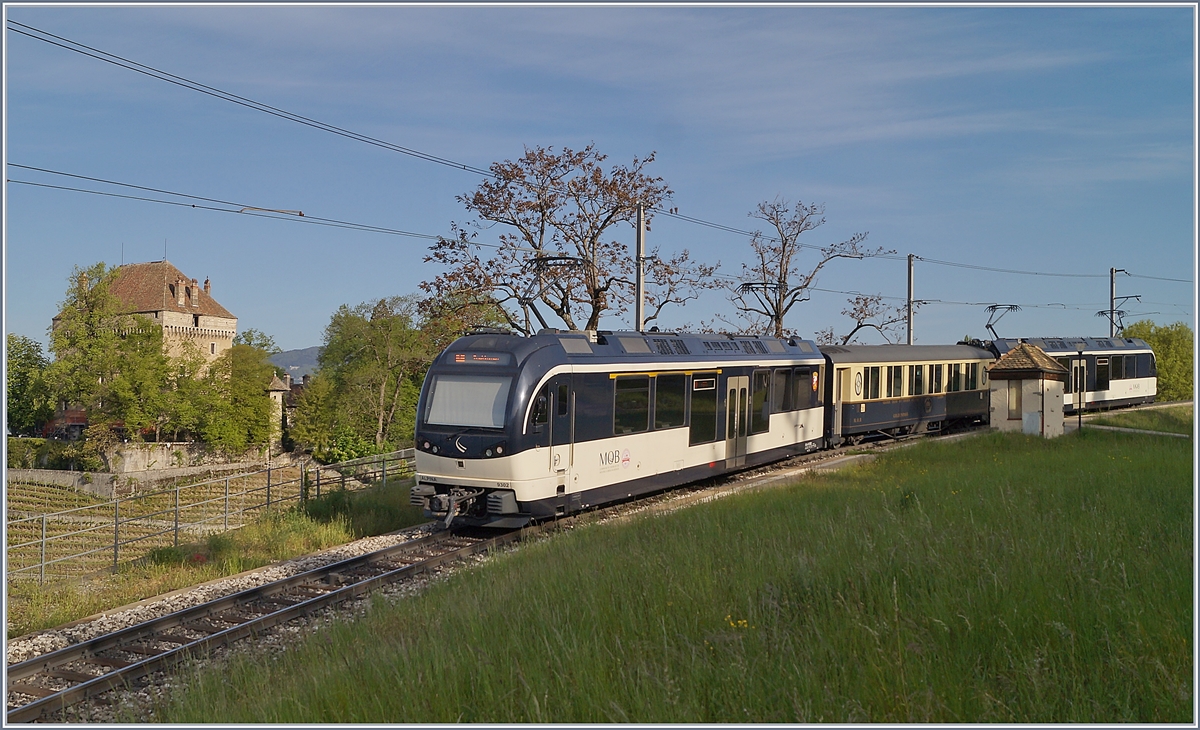 Ein Mini MOB Belle Epoque Zug auf der Fahrt von Montreux nach Zweisimmen bei Châtelard VD. 

18. April 2020