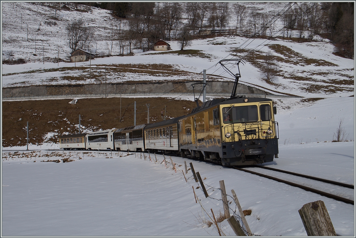 Ein MOB Regionalzug Montreux - Zweisimmen bei Rossinière.
26. Jan. 2016