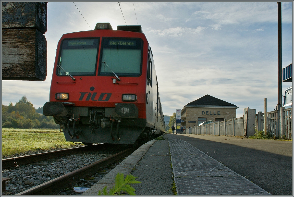 Ein RE von Biel/Bienne gekommen wartet in Delle auf die Rückfahrt nach Biel/Bienne. 
18. Okt. 2012 