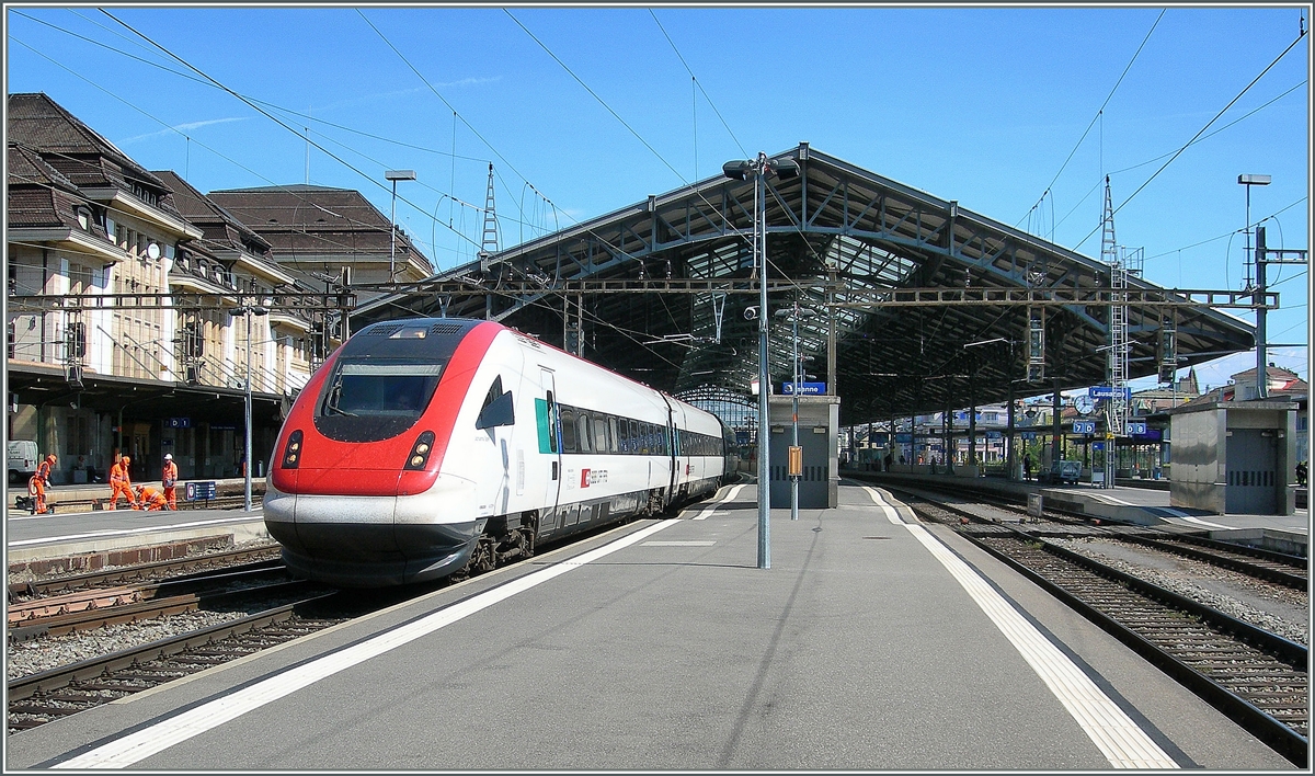 Ein SBB ICN in Lausanne. 
13. April 2011