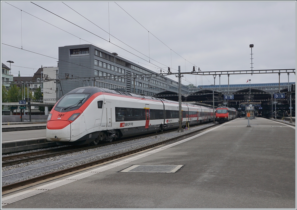 Ein SBB RABe 501  Giruno  wartet in Luzern au die Abfahrt. 

30. Sept. 2020