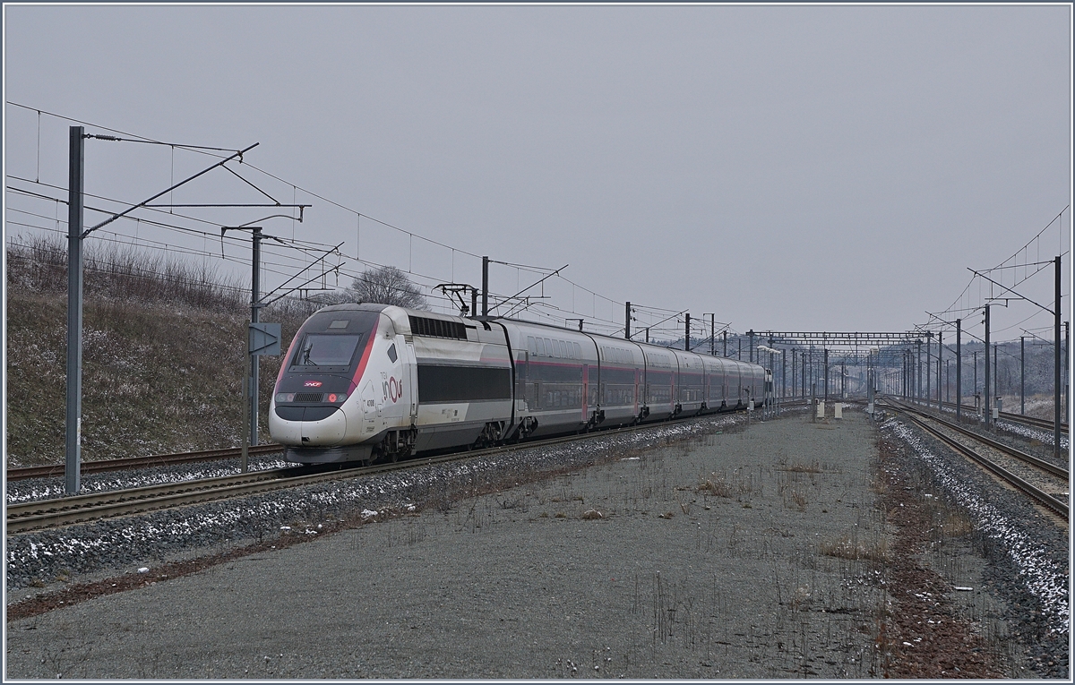 Ein TGV Duplex verlässt den TGV Bahnhof Belfort Montbéliard TGV in Richtung Mulhouse. 

11. Jan. 2019