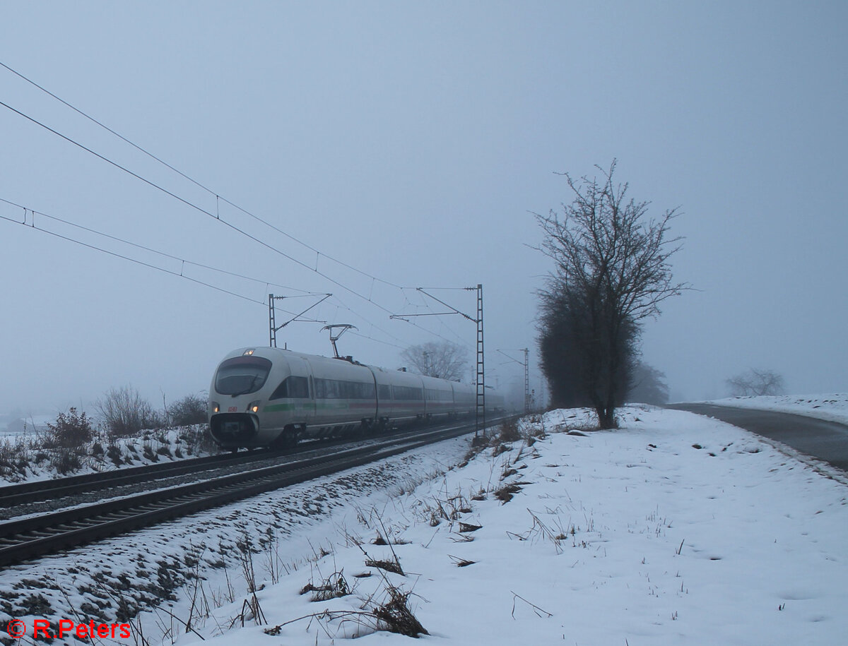 Ein unbekannt gebliebener 411 als ICE in Richtung Nürnberg bei Pölling. 09.12.23