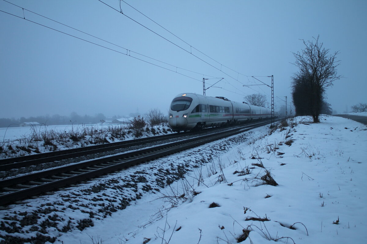 Ein unbekannter 411 auf dem Weg nach Nürnberg bei Pölling. 09.12.23