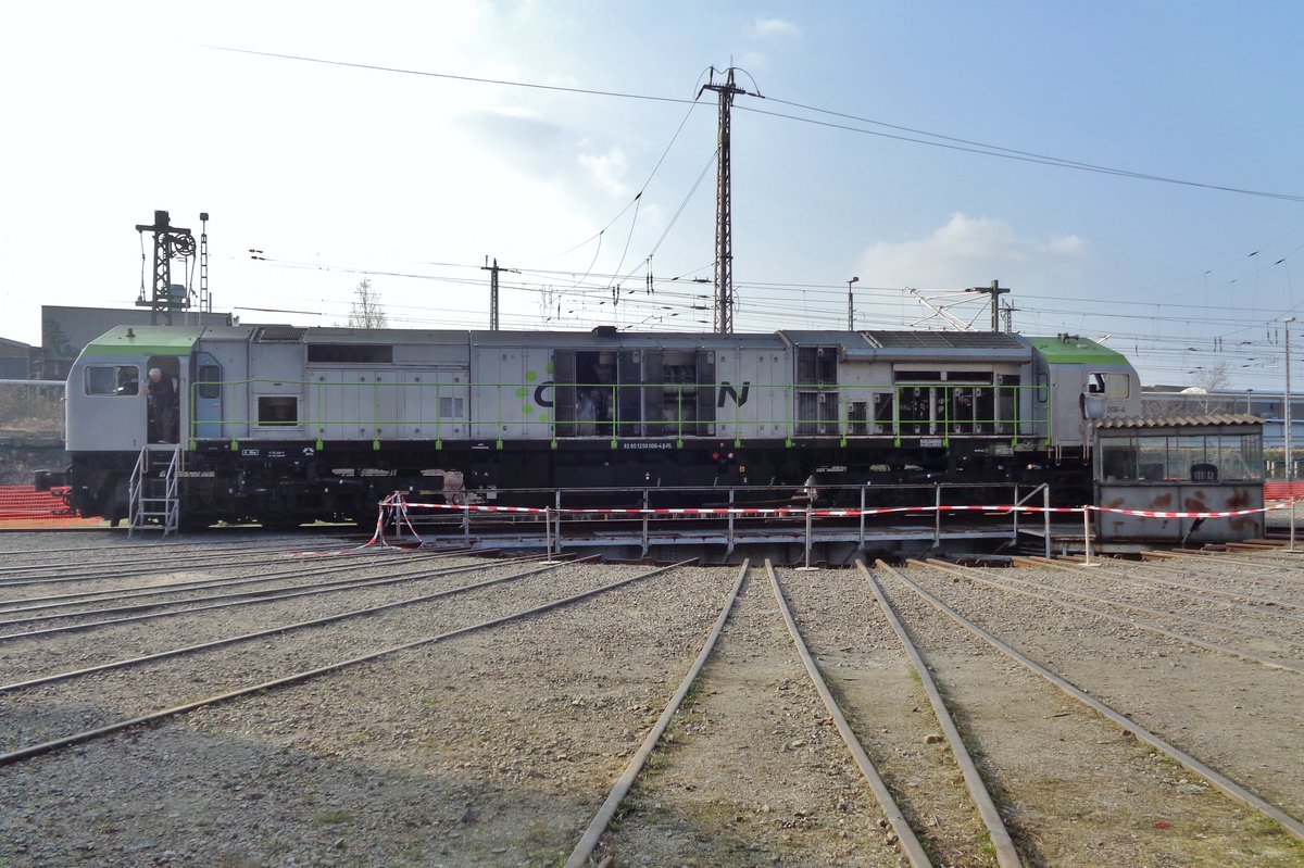 Eine der Austtellungsst�cke in Dresden-Altstadt war am 8 April 2018 CapTrain 250 006. 