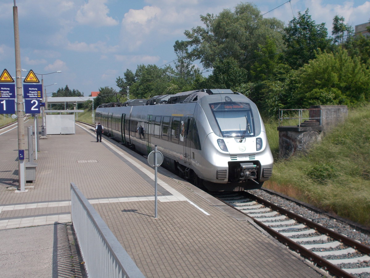 Eine kurze Verschnaufpause in Leipzig Miltitzer Allee für den 1442 101 am 05.Juni 2016.