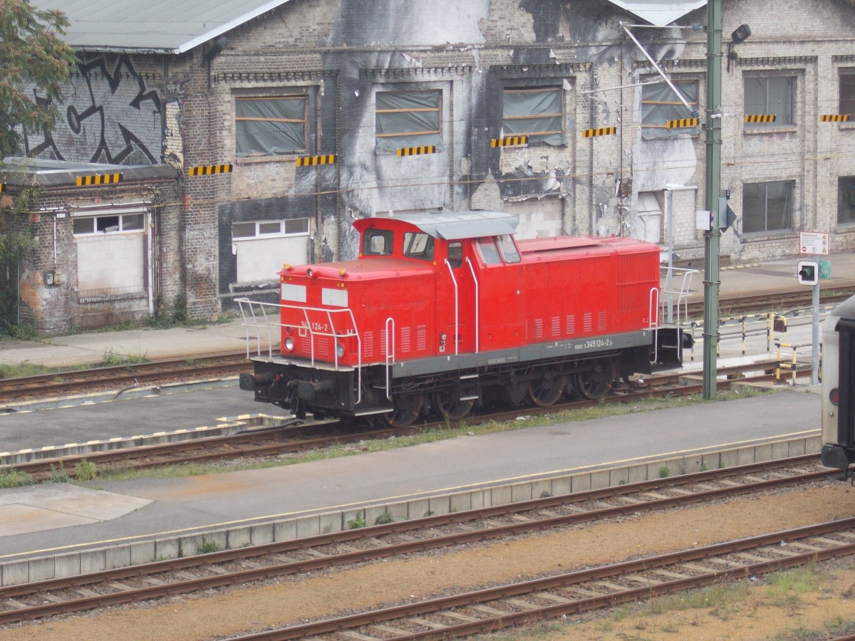 Eine von den letzten DB V60 ist die 345 134 die im Berliner Talgo Werk Warschauer Straße tätig ist.Am 25.Oktober 2014 stand sie dort.