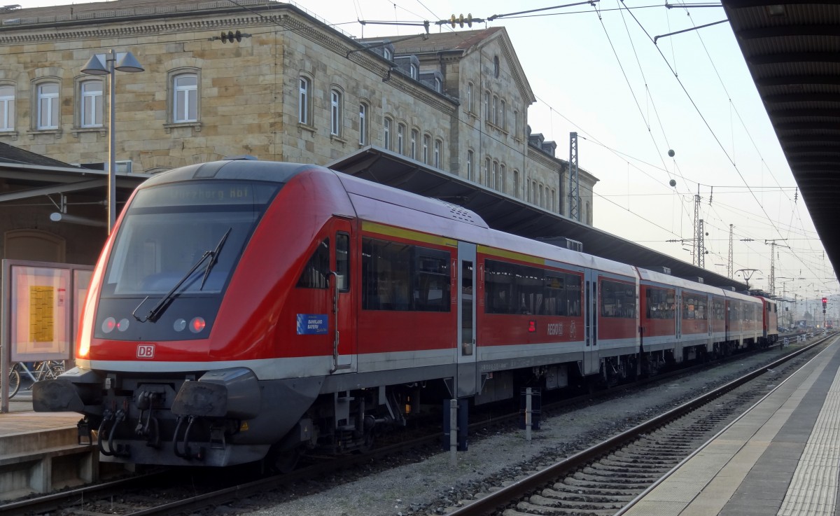 Eine RB nach Würzburg Hbf steht in Bamberg aus Gleis 1.
Aufgenommen im Februar 2015.