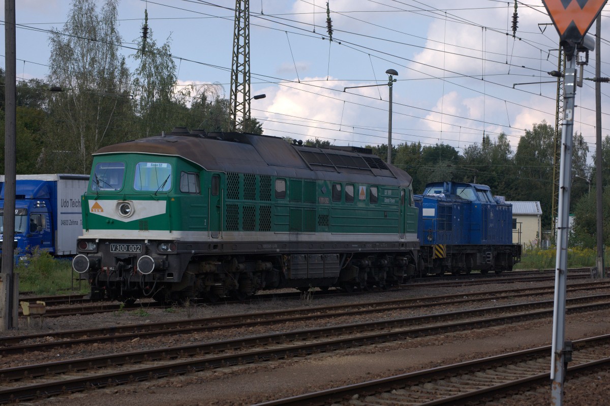 Eine V 300 , remotorisiert mit einem Caterpillar Motor , in G��nitz. 27.09.2014 15:26 Uhr.