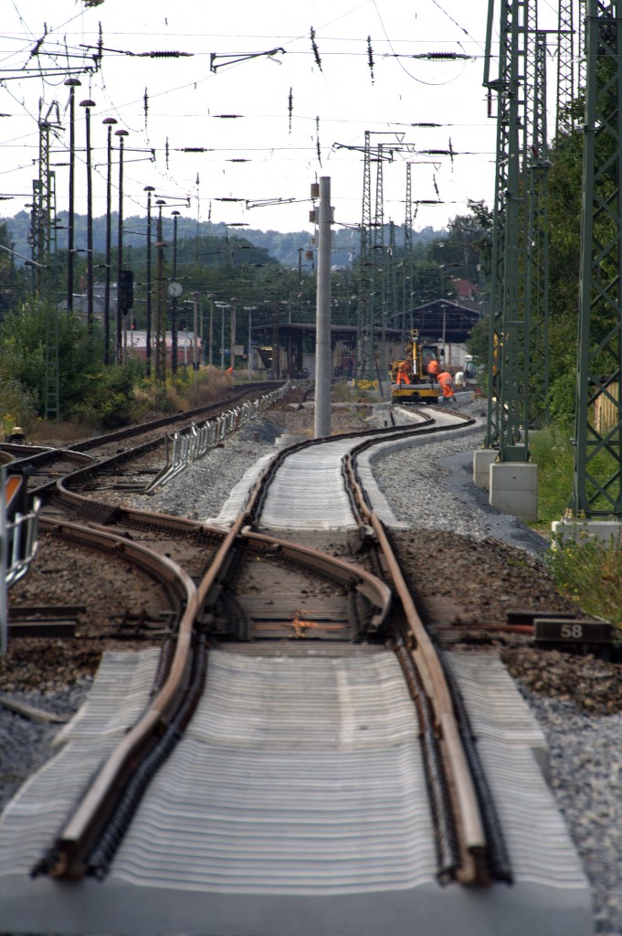 Eine Weiche wird zwischen Radebeul und Coswig  vorbergehend eingebaut, da umfangreiche Baumanahmen ins haus stehen.24.08.2013 15:19 Uhr