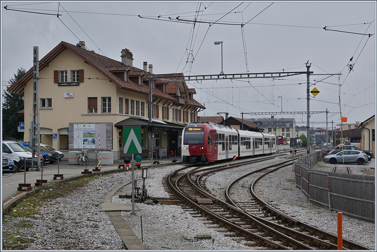 Einer der letzten Züge im Bahnhof von Châtel St-Denis, in der Folge wurde ab dem 8.11 der Betrieb Umbaubedingt eingestellt. 

28. Okt. 2019
