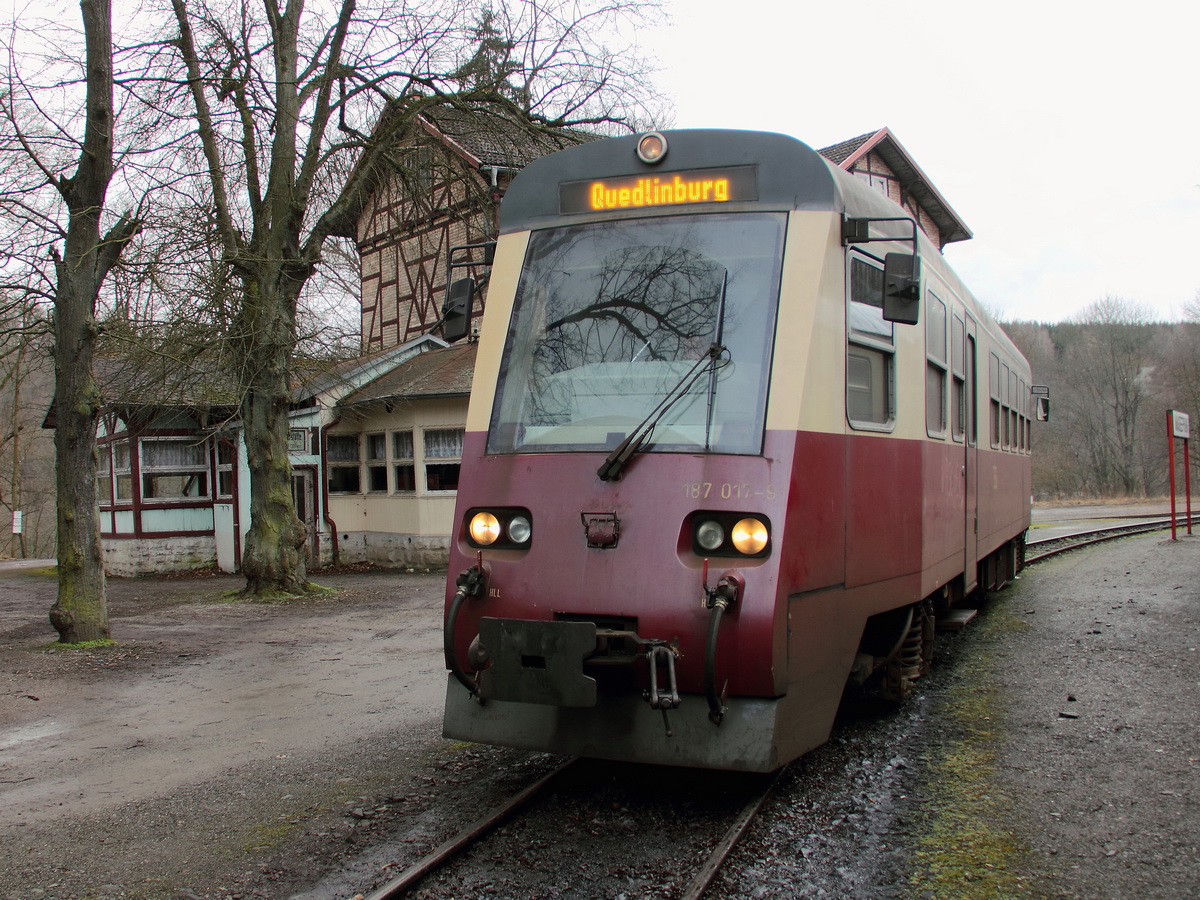 Einfahrt 187 017-9 als HSB 8972 am 21.Februar 2014 in den Bahnhof Mgdesprung zur Weiterfahrt in Richtung Quedlinburg.