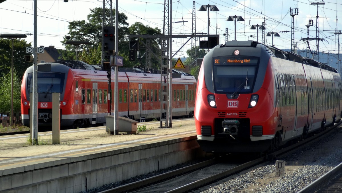 Einfahrt des RE nach Nürnberg Hbf in den Bahnhof von Bamberg.
Aufgenommen im August 2014.