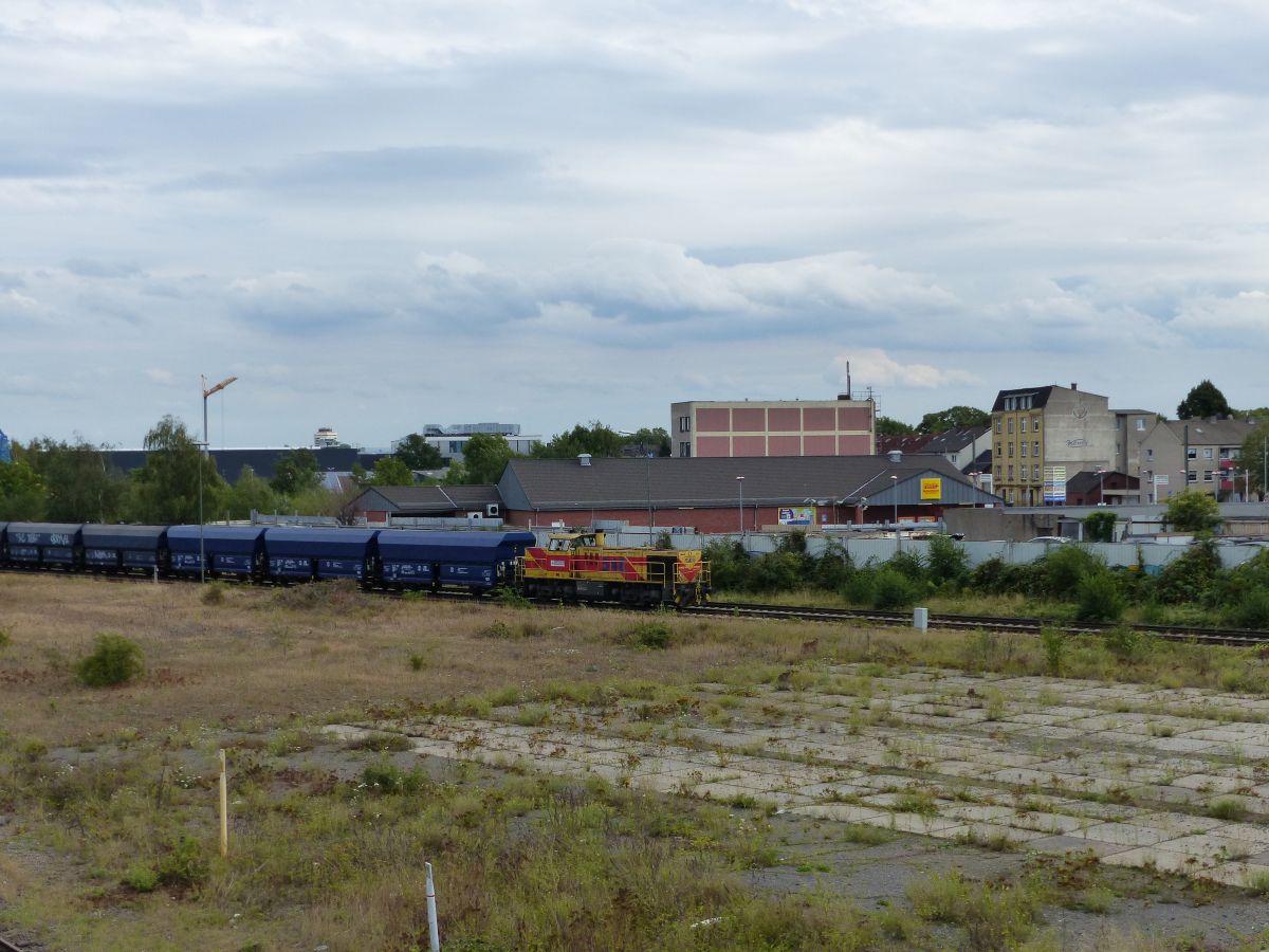 Eisenbahn und Hfen Diesellokomotive 548 Gterbahnhof Hochfeld Sd, Duisburg 21-08-2020.

Eisenbahn und Hfen diesellocomotief 548 Gterbahnhof Hochfeld Sd, Duisburg 21-08-2020.