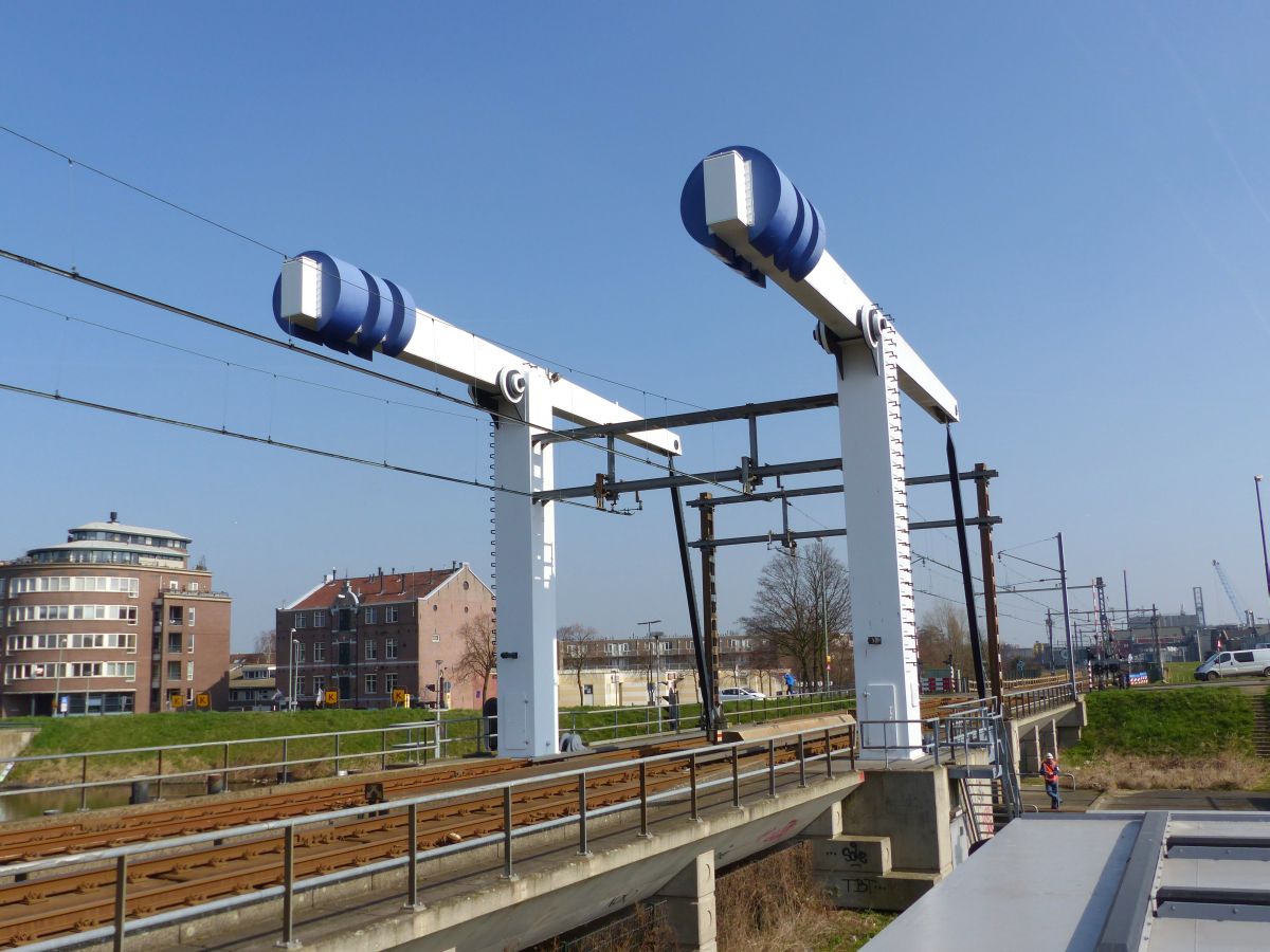 Eisenbahnbrcke  Delflandse Buitensluis , Vlaardingen 16-03-2017. 

Spoorbrug over de Delflandse Buitensluis, Vlaardingen 16-03-2017.