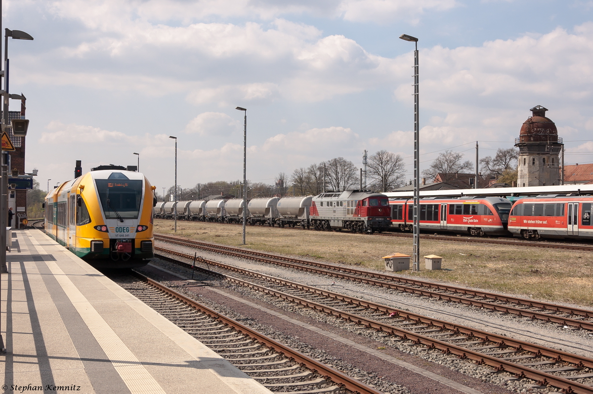 EKO 42 (242 001-6) ArcelorMittal Eisenhüttenstadt Transport GmbH mit dem 41491 von Premnitz nach Wloclawek, bei der Durchfahrt in Rathenow. 19.04.2015