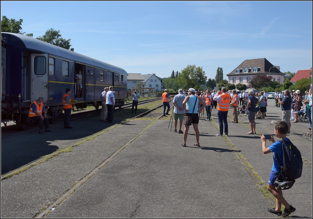 Endlich wieder Züge auf dem Schweizerbähnle (Etzwilen-Singen). 

01 202 mit dem Eröffnungszug in Rielasingen, August 2020. Blasmusik und Ansprache vom euphorischen Bürgermeister und Museumsstiftungspräsidenten inklusive.