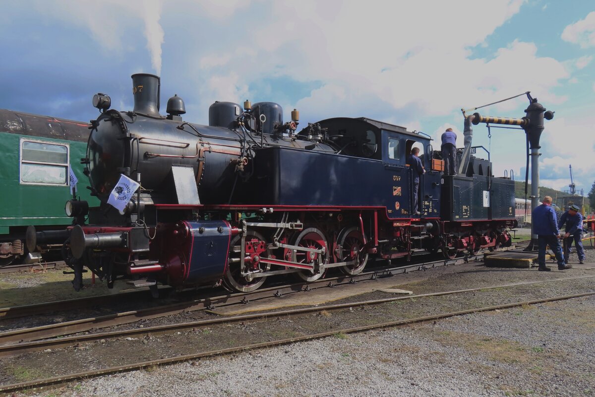 ENERGIE 507 der AMTF, eine der sechs Gäste beim 50.Jahresjubiläum der CFV3V bekommt frisches Wasser ins Bw Mariembourg am 23 September 2023.