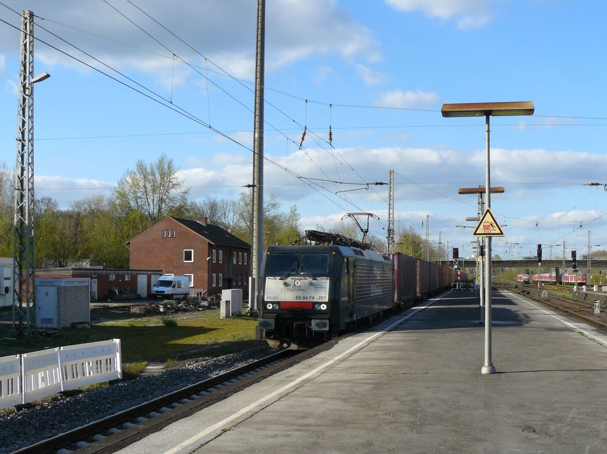 ERS Railways Lok 189 201 mit Gterzug. Wesel 17-04-2015.

ERS Railways loc 189 201 met goederentrein. Wesel 17-04-2015.