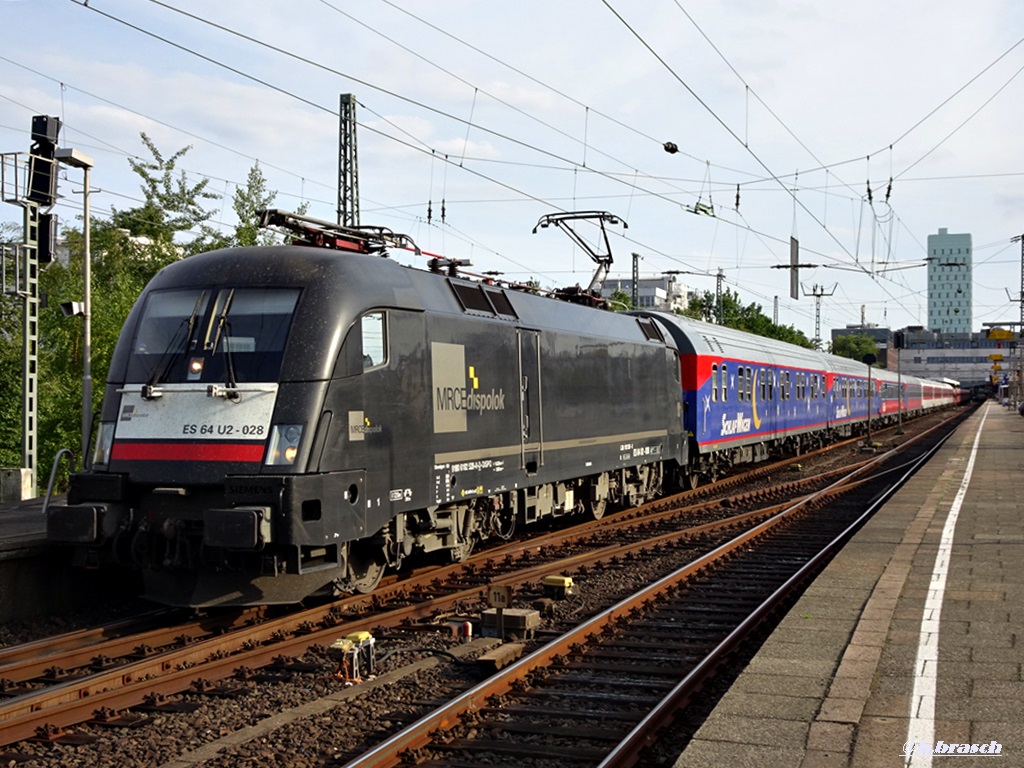 ES 64 U2-028/182 528-4 stand mit BTE 1794 in hh-altona,18.08.18