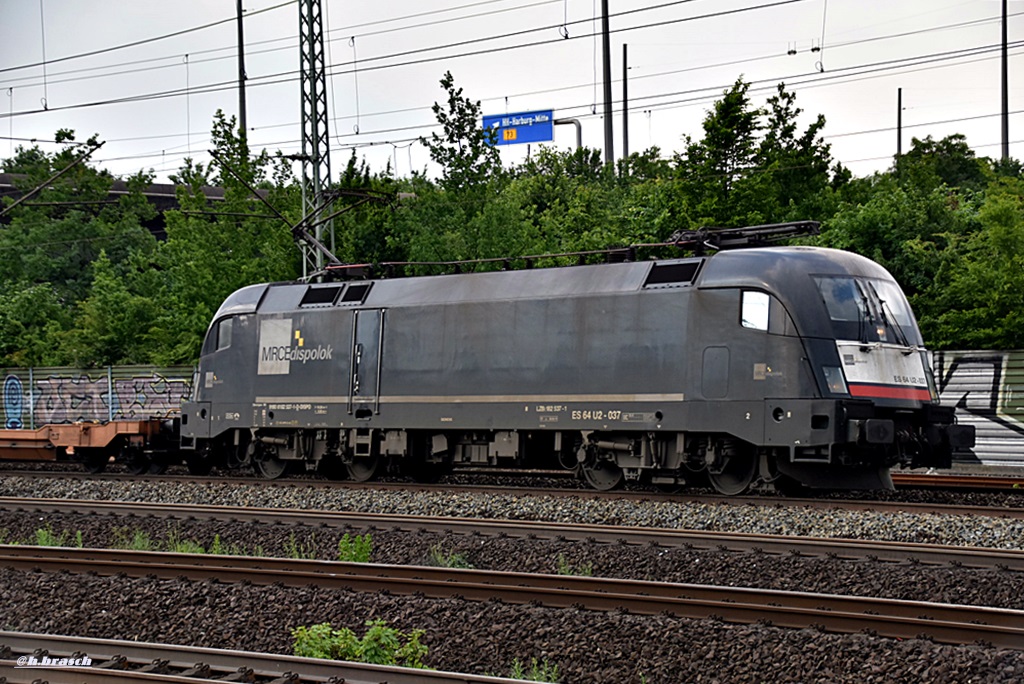 ES 64 U2-037 schnellte mit einen klv durch hh-harburg,18.07.16