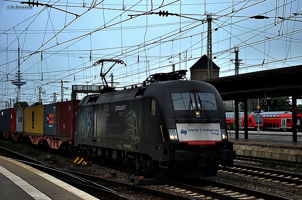 ES 64 U2 zog einen kastenzug durch bremen,datum 24.09.14