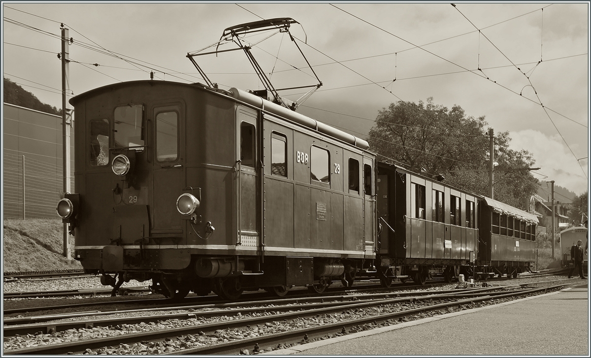 Etwas BOB in Blonay bei der B-C: Die HGe 3/3 29 (Baujahr 1926), der  Kaiserwagen  und ein schon seit lngerem bei der Blonay-Chamby Bahn eingesetzter BOB Vierachser.
14. Sept. 2014