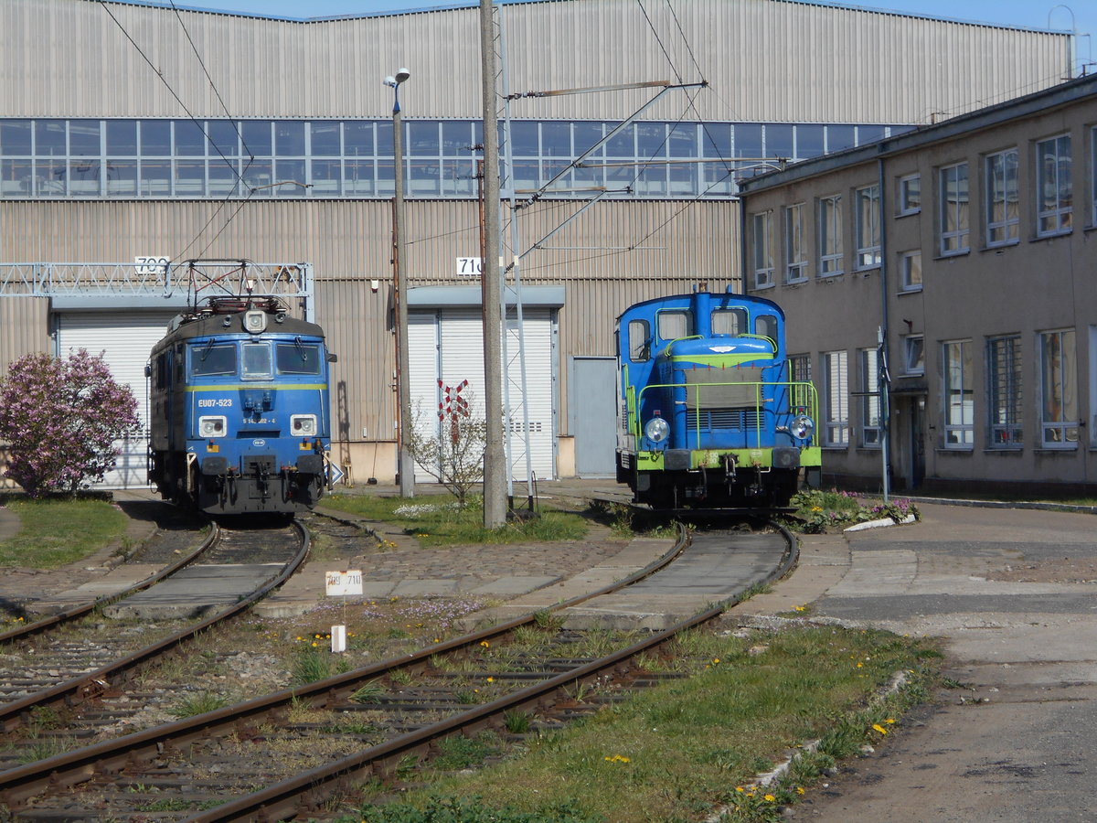 EU07-523 und SM30-290,am 20.April 2019,im Bw Szczecin Port Centralny.