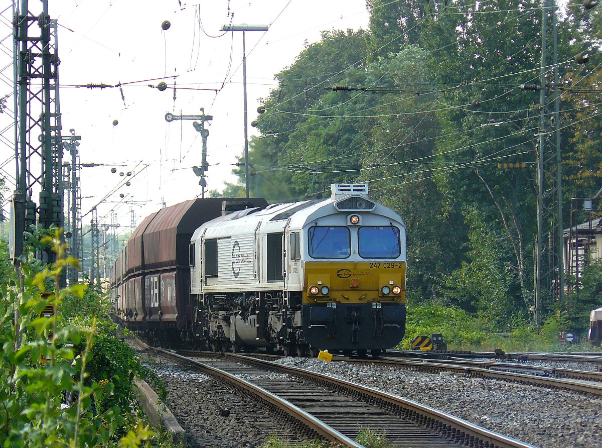 Euro Cargo Rail Class 77 Lok mit Nummer 247 029-2 Oberhausen, Deutschland 12-09-2014.

Euro Cargo Rail locomotief Class 77 met nummer 247 029-2 met een goederentrein Oberhausen, Duitsland 12-09-2014.