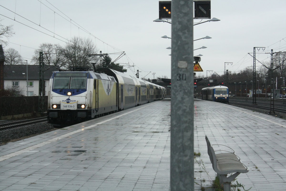 EVB VT 151 (628 151 / 928 151) als RB76 mit ziel Verden und 146 534 vom Metronom im Bahnhof Rotenburg (W�mme) am 14.12.20