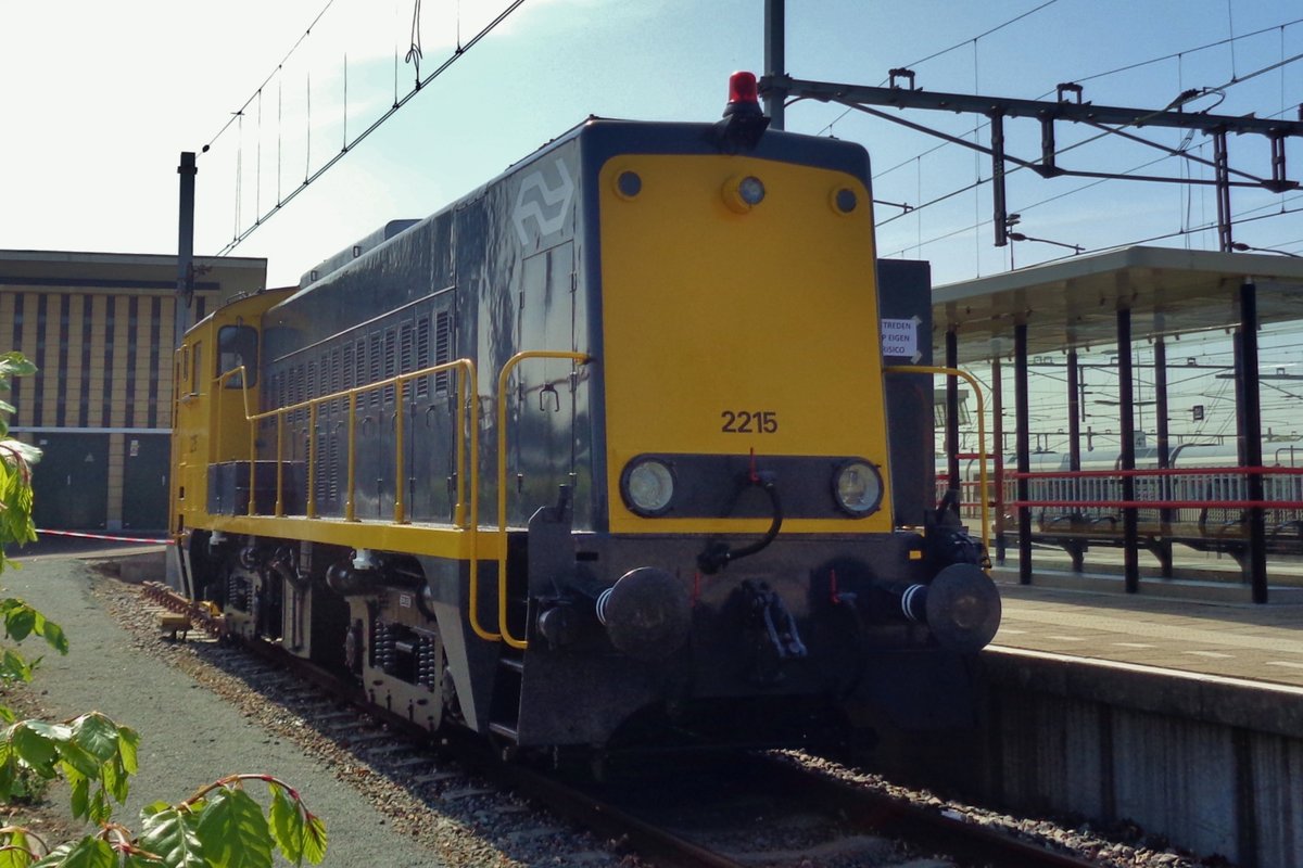 Ex-NS 2215 steht am 6 Mai 2017 in Venlo.