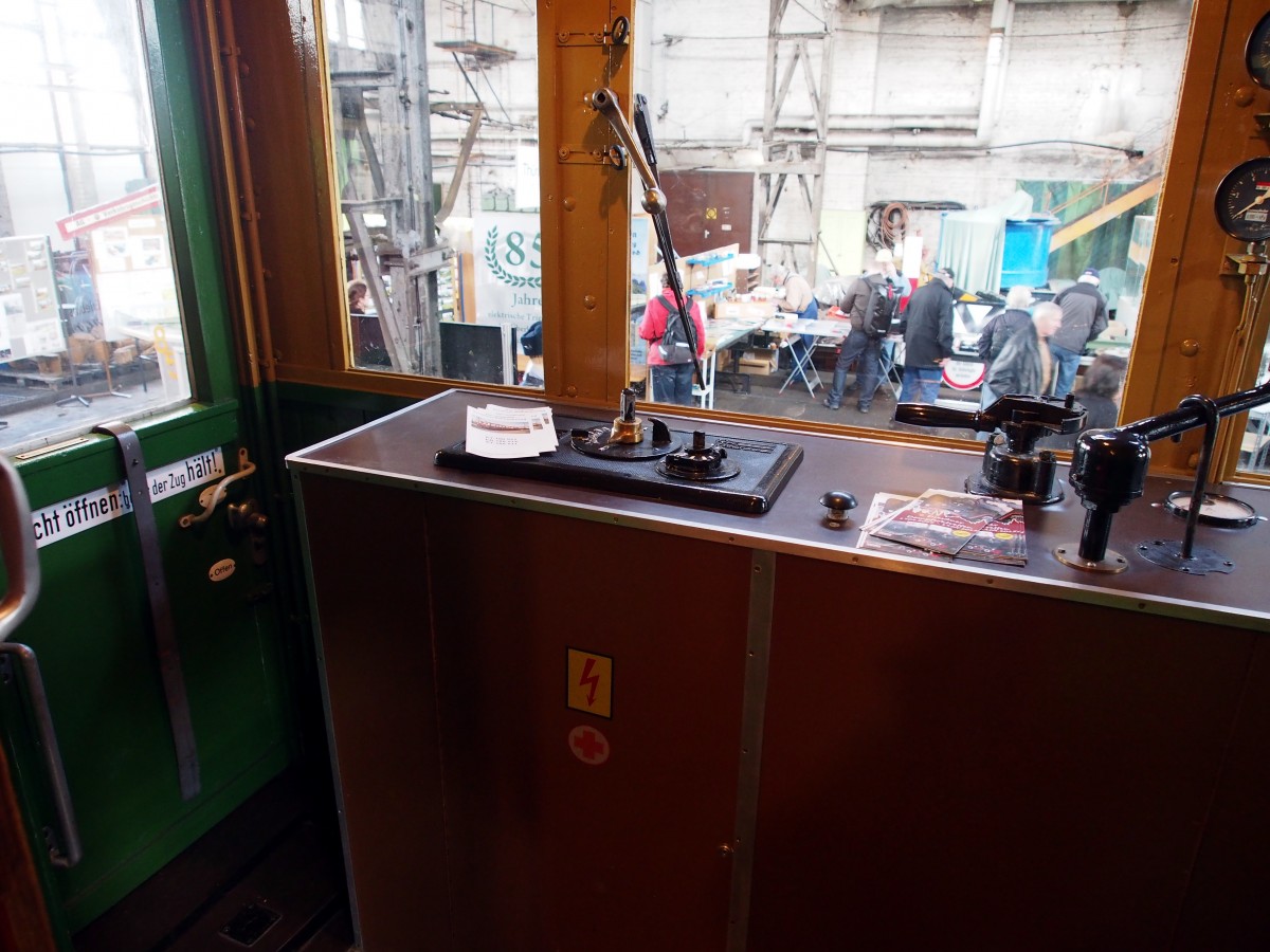 Fahrerstand des ET 188 514 im Bw Dresden Altstadt am 17.04.2015.