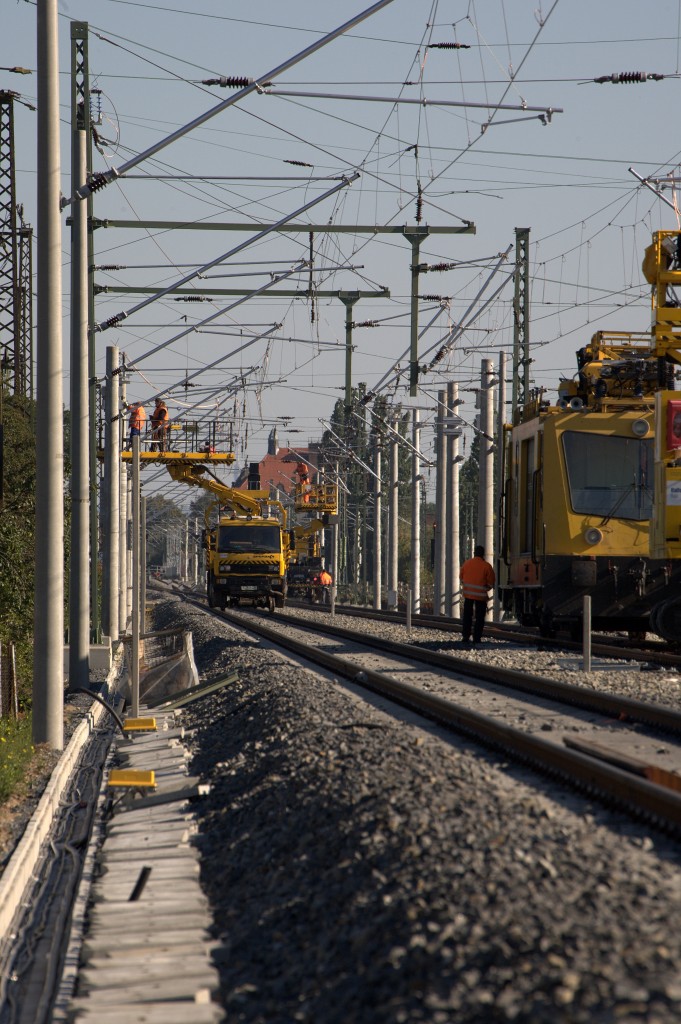 Fahrleitungsmontagearbeiten auch am 03.10.2013 Nhe Radebeul West. 03.10.2013 14:48 Uhr