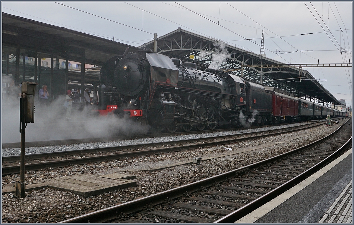 Fernverkehr in Frankreich gestern und heute: Das Bild zeigt einen in Lausanne ankommenden Schnellzug geführt von der SNCF 141 R 568, die heute in der Schweiz beheimatet ist und der L'Association 141R568 gehört.
29. April 2016