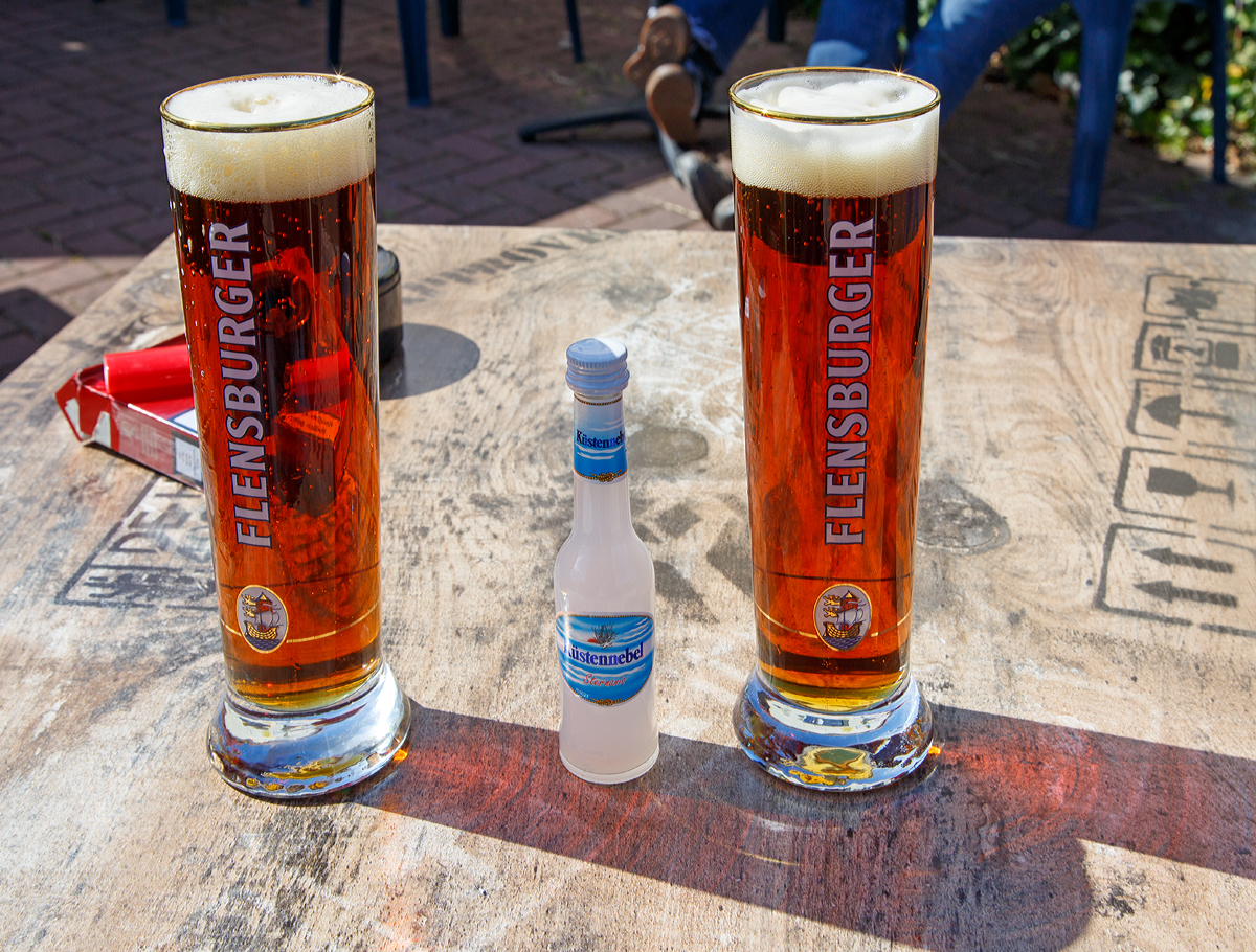 
Flensburger Dunkel und einen Küstennebel.....
Puttgarden am 16.06.2015