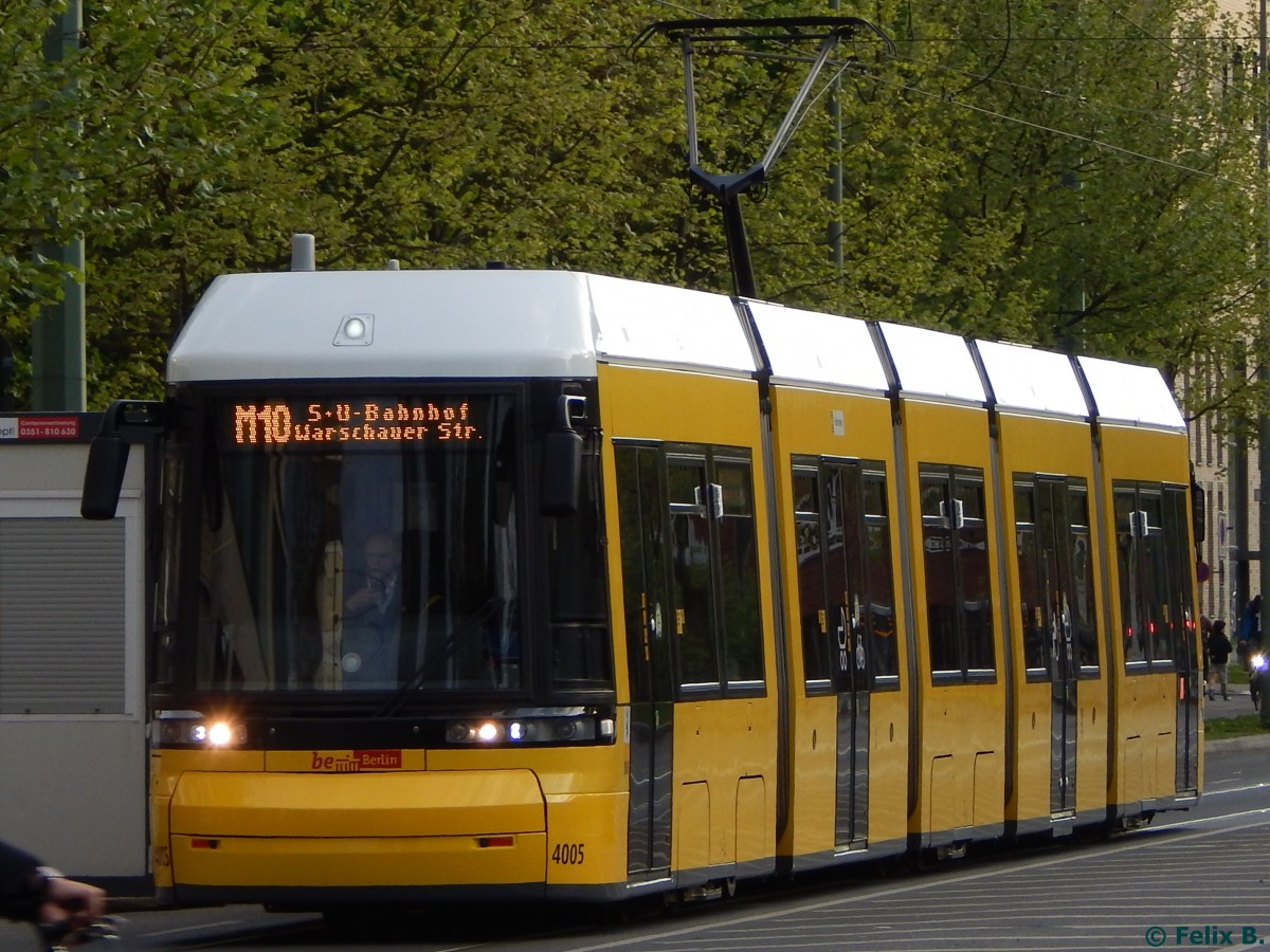 Flexity Nr. 4005 der BVG in Berlin.